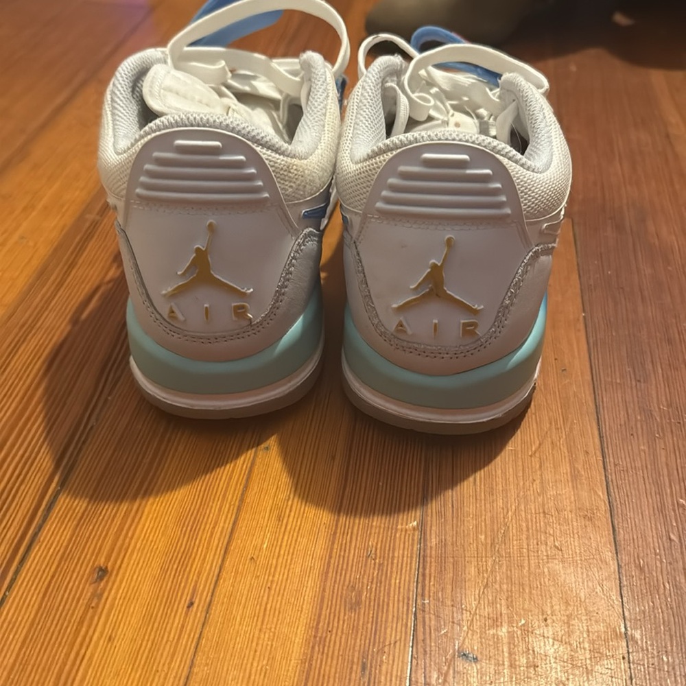 Jordan shoes - Picture 3 of 4